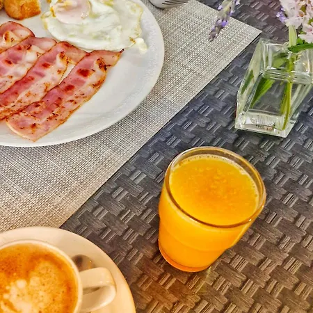 达贝雷拉酒店 2* 卢阿尔卡