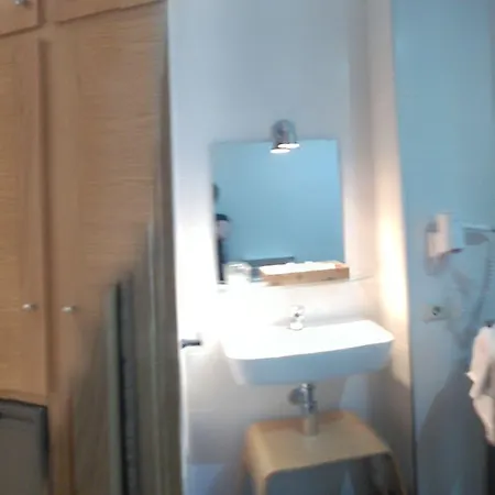 达贝雷拉酒店 2* 卢阿尔卡